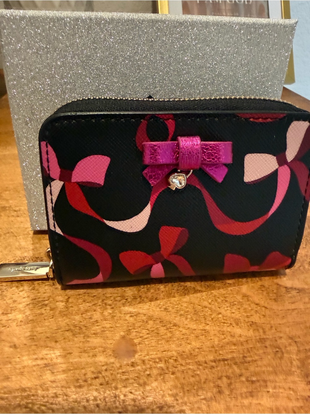 NWOT Kate Spade Black Bow-Accent Zip Wallet - Pink & Red Ribbon Print